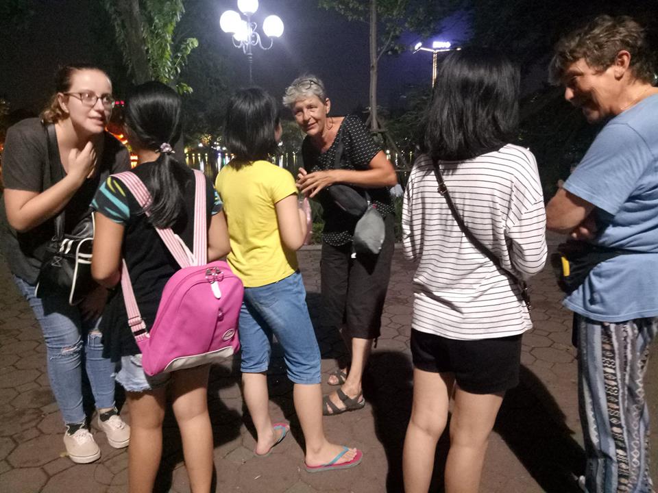 tieng-anh-quanh-bo-ho-thu-7-ngay-28-7-2018-2 Tiếng Anh quanh Bờ Hồ thứ 7 ngày 28/07/2018 2