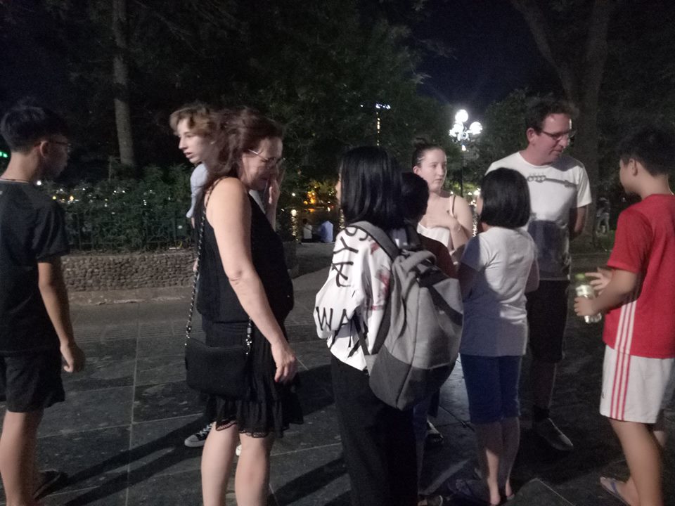 tieng-anh-quanh-bo-ho-thu-7-ngay-28-7-2018-3 Tiếng Anh quanh Bờ Hồ thứ 7 ngày 28/07/2018 3