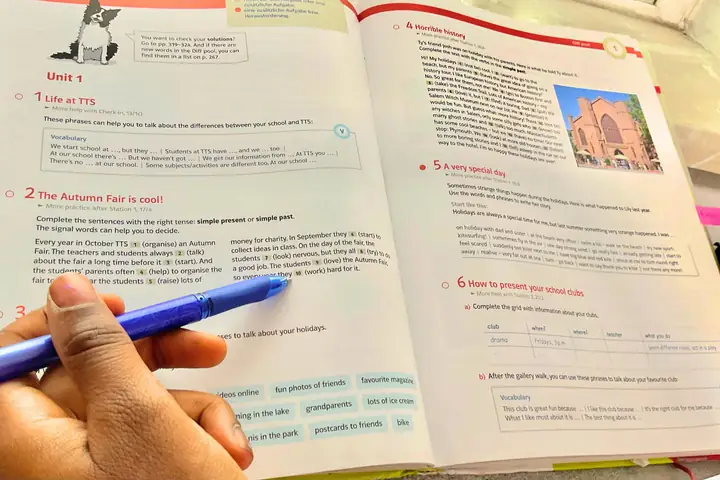 Bằng Tường Tiếng Anh Là Gì