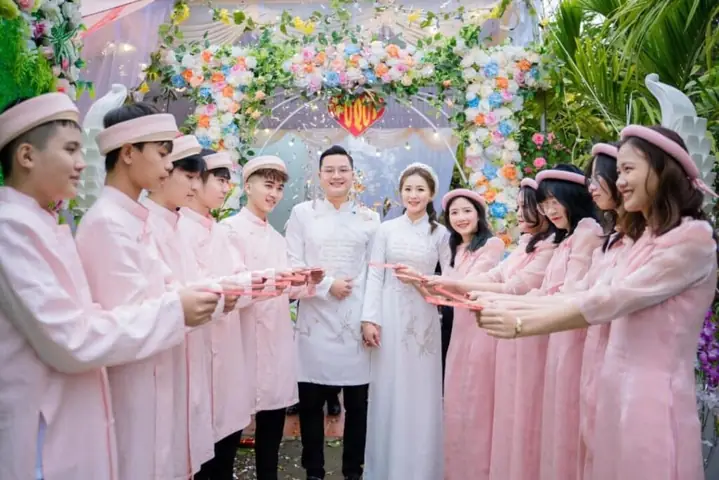 Bưng Bê Tiếng Anh Là Gì