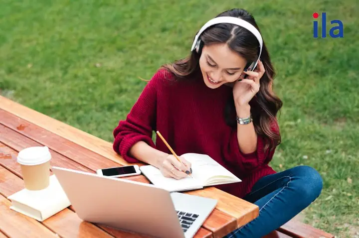 Phá Cách Tiếng Anh Là Gì